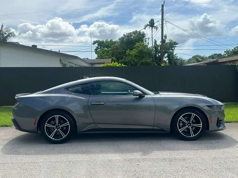 Used 2025 Ford Mustang Premium RWD image 3