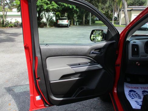 Used 2018 Chevrolet Colorado LT image 20