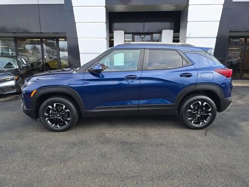 Used 2022 Chevrolet TrailBlazer LT w/ Convenience Package image 2