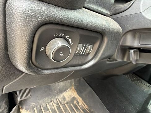 Used 2019 RAM 2500 Big Horn AWD/4WD image 25