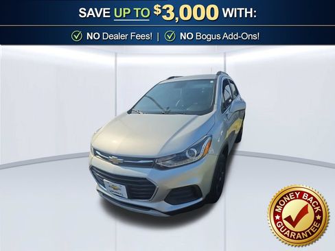 Used 2019 Chevrolet Trax LT w/ LT Convenience Package AWD/4WD image 1