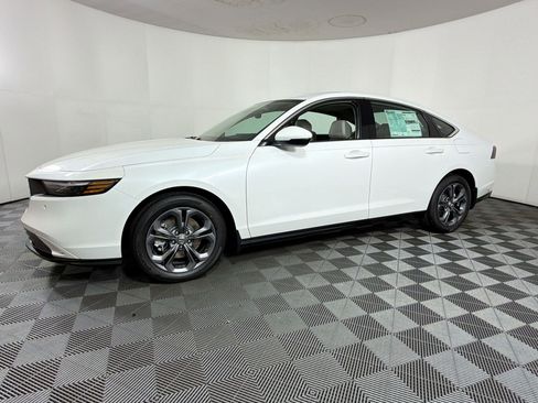 New 2026 Honda Accord EX-L image 17