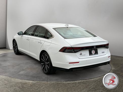 Used 2024 Honda Accord Touring image 5