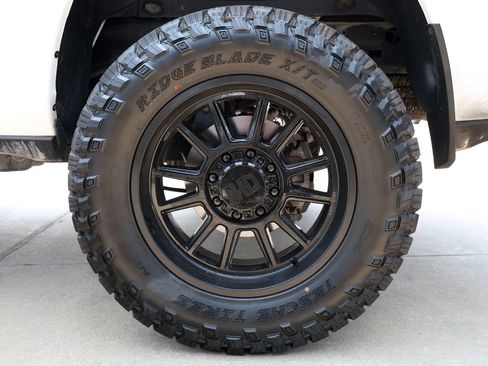 Used 2024 RAM 2500 Laramie w/ Safety Group AWD/4WD image 10