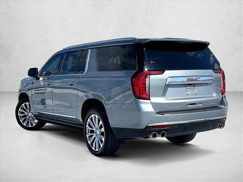 Used 2023 GMC Yukon XL Denali AWD/4WD image 13