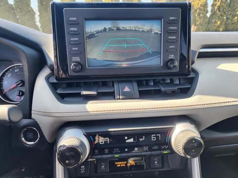 Used 2019 Toyota RAV4 XLE w/ Convenience Package image 33