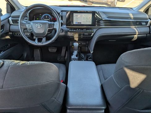 Used 2025 Toyota Camry LE w/ Convenience Package AWD/4WD image 17