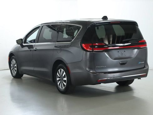 Used 2023 Chrysler Pacifica Touring-L FWD image 39