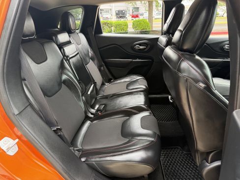 Used 2016 Jeep Cherokee Trailhawk w/ Trailer Tow Group image 14