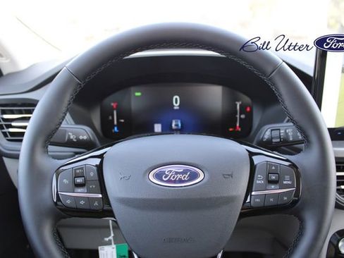 New 2025 Ford Escape SE image 15