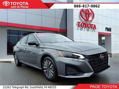 Used 2024 Nissan Altima 2.5 SV