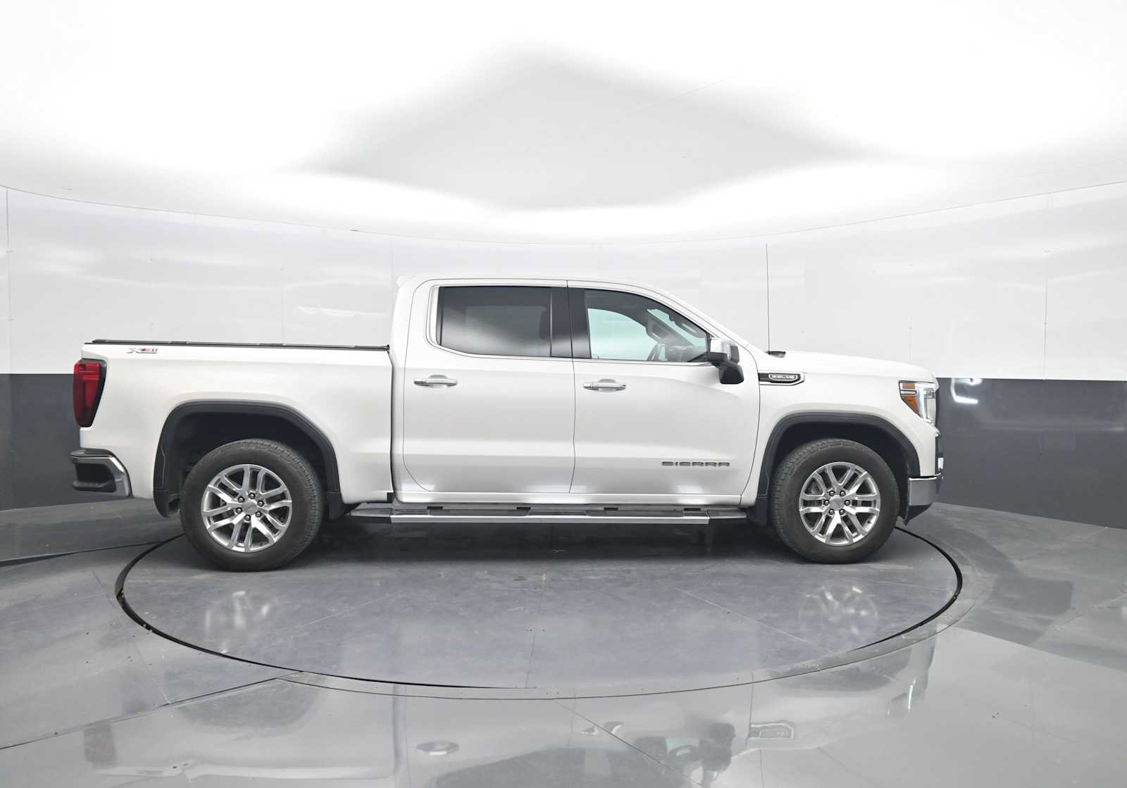 Used 2021 GMC Sierra 1500 SLT w/ SLT Premium Plus Package AWD/4WD image 9