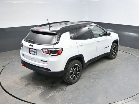 Used 2025 Jeep Compass Trailhawk image 45