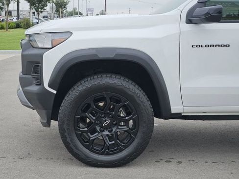 Used 2026 Chevrolet Colorado Trail Boss w/ LPO, Tailgate Decal Package AWD/4WD image 10