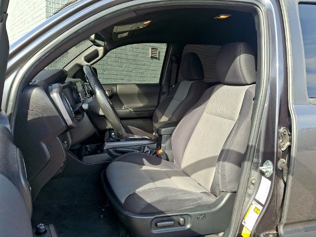 Used 2022 Toyota Tacoma TRD Sport w/ Technology Package AWD/4WD image 12