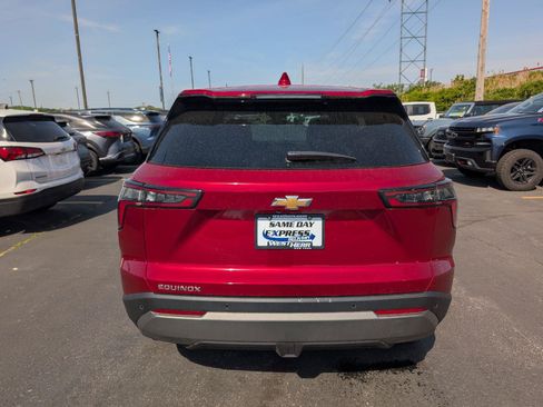 Used 2026 Chevrolet Equinox LT FWD image 5