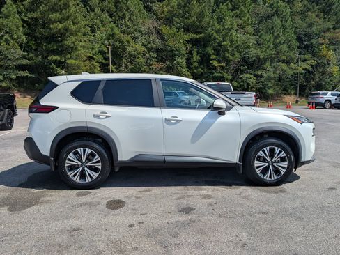 Used 2023 Nissan Rogue SV FWD image 10
