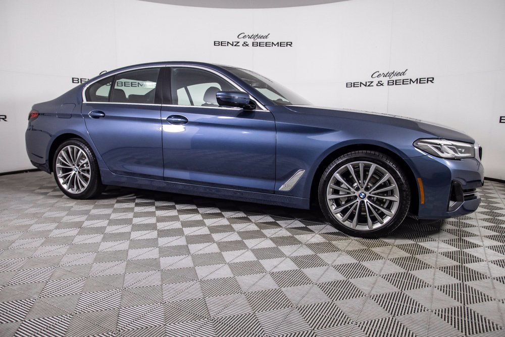 Used 2023 BMW 530i w/ Premium Package RWD image 2