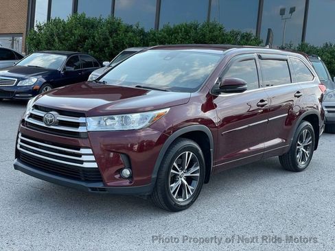 Used 2017 Toyota Highlander Plus image 3