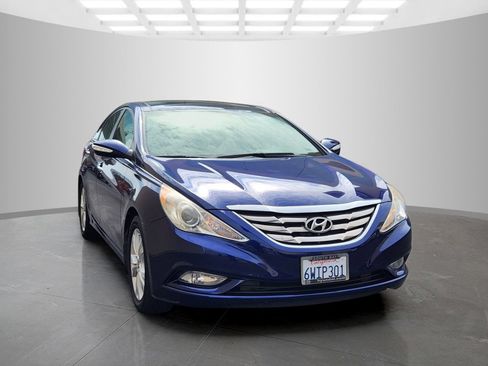 Used 2012 Hyundai Sonata Limited w/ Navigation Pkg FWD image 2