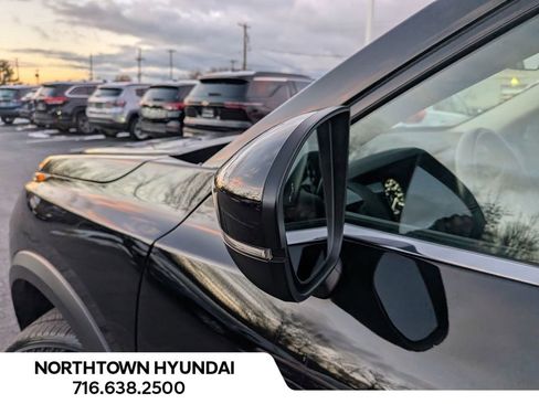 Used 2025 Nissan Pathfinder SV image 39