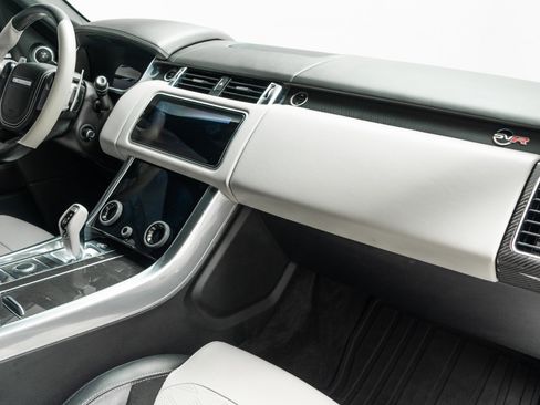 Used 2020 Land Rover Range Rover Sport SVR image 14