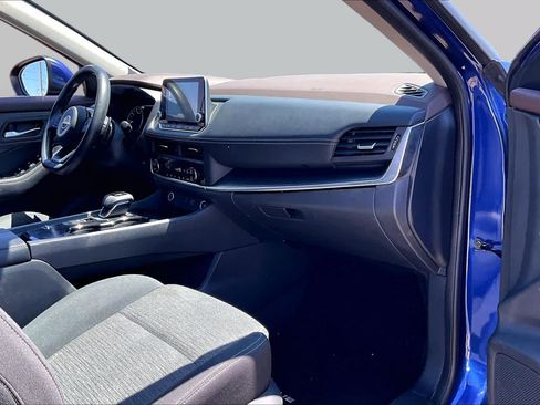 Certified 2023 Nissan Rogue SV FWD image 18