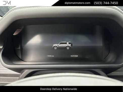 Used 2025 Land Rover Defender 110 V8 AWD/4WD image 31