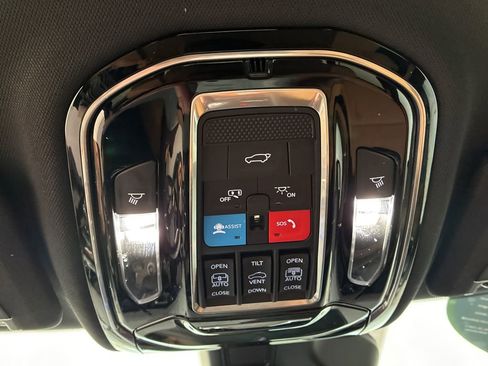 Used 2023 Jeep Grand Cherokee L Summit w/ Advanced Protech Group IV AWD/4WD image 30