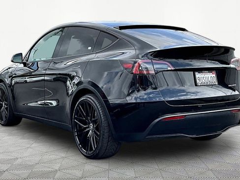 Used 2022 Tesla Model Y Long Range AWD/4WD image 4