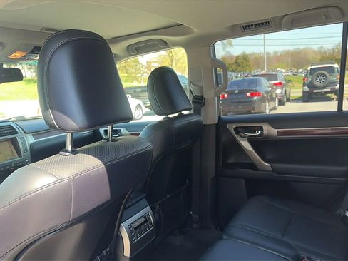 Used 2010 Lexus GX 460 image 33
