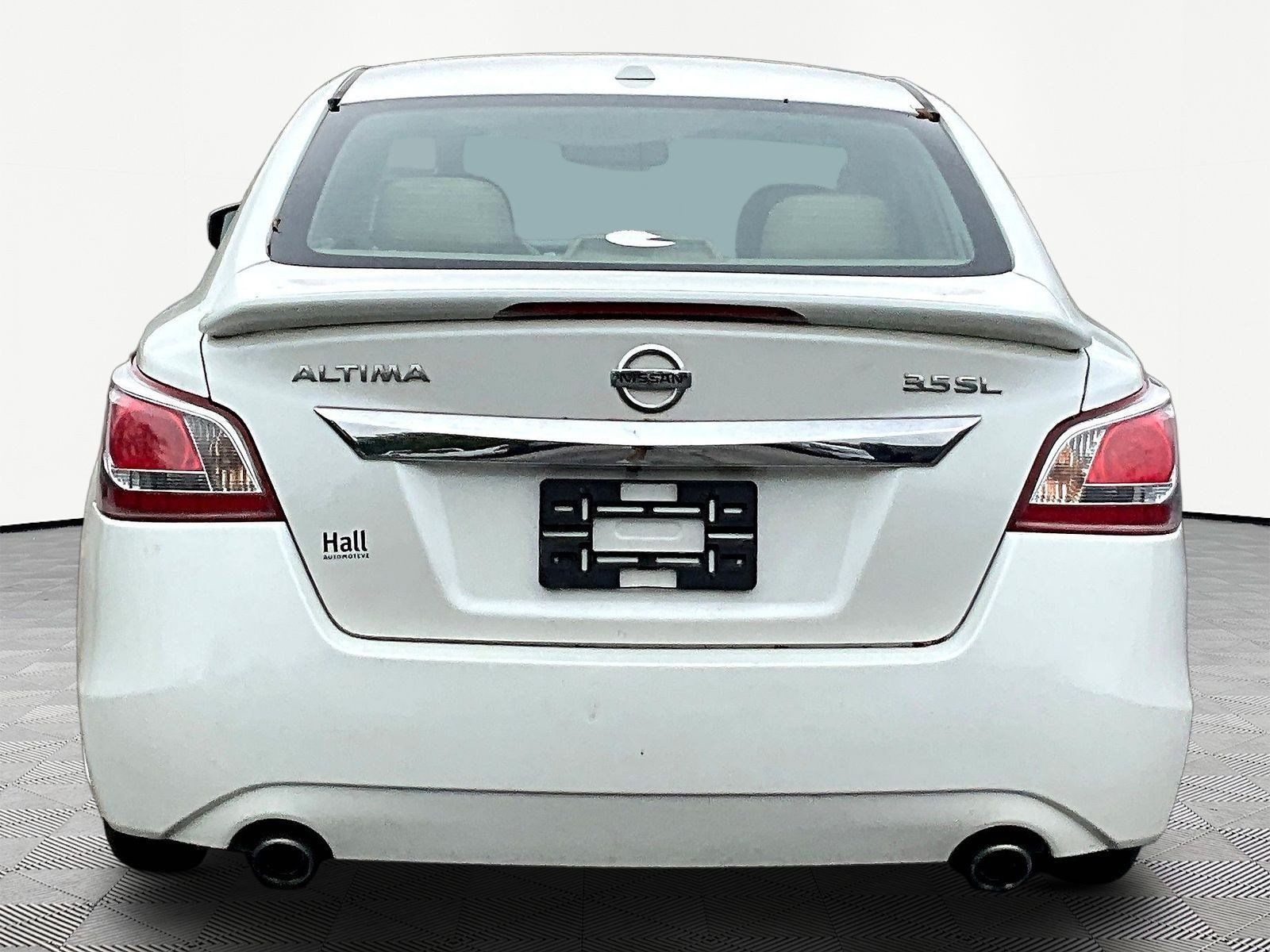 Used 2013 Nissan Altima 3.5 SL w/ Technology Pkg FWD image 5