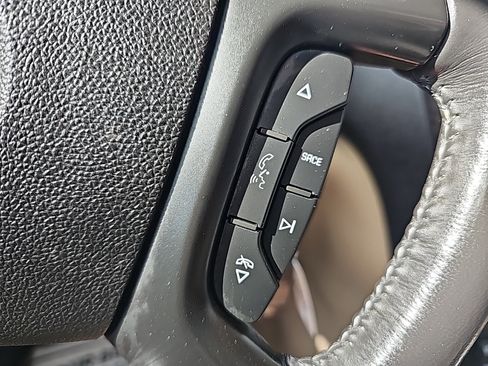 Used 2011 GMC Acadia Denali AWD/4WD image 22