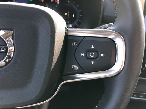 Used 2023 Volvo XC40 B5 Plus w/ Protection Package Premier image 23