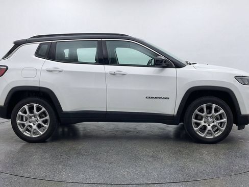 Used 2025 Jeep Compass Limited AWD/4WD image 13