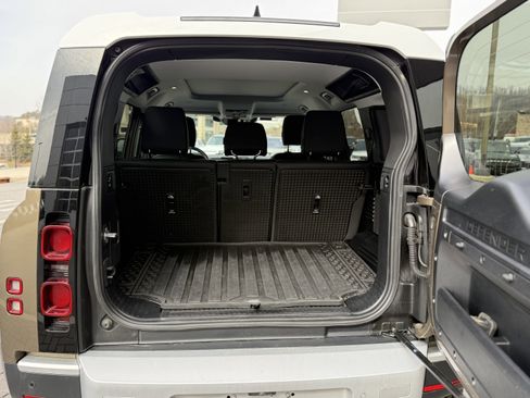 Certified 2025 Land Rover Defender 110 S image 7