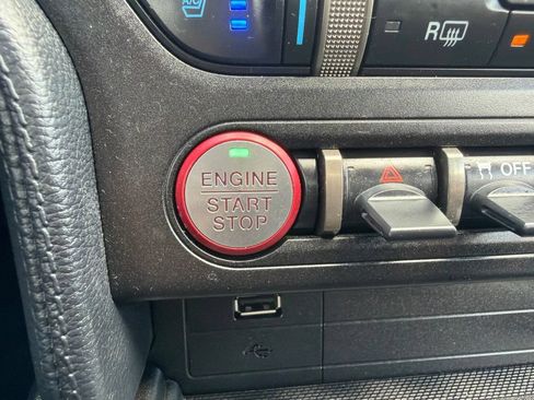 Used 2021 Ford Mustang Shelby GT500 w/ Technology Package RWD image 19