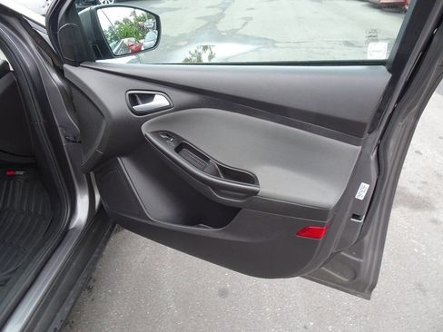 Used 2014 Ford Focus SE image 29