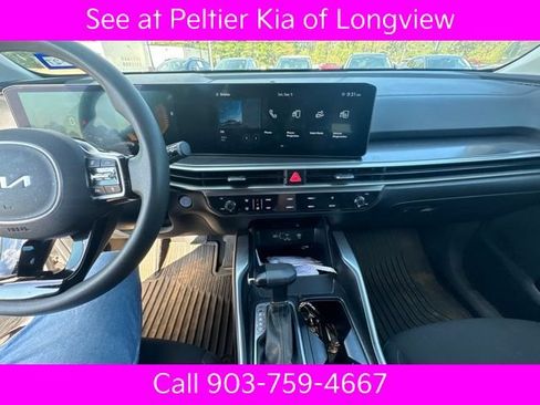 Certified 2024 Kia Sorento LX FWD image 11