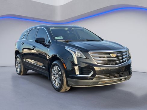 Used 2017 Cadillac XT5 Luxury w/ Driver Awareness Package image 7