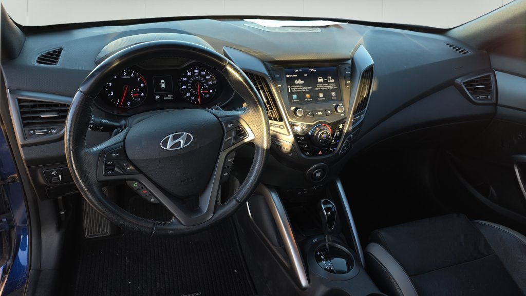 Used 2017 Hyundai Veloster Turbo FWD image 15