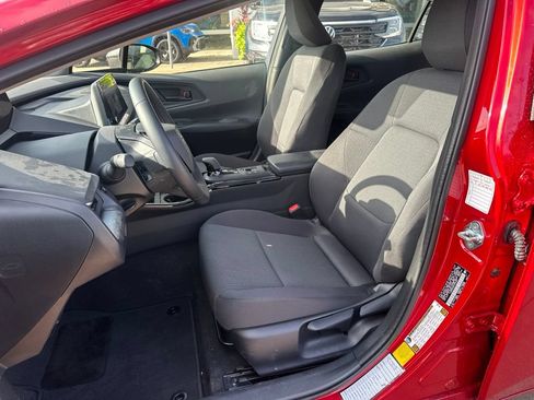 Used 2026 Toyota Prius LE FWD image 9