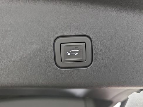 Used 2026 Cadillac Vistiq Platinum w/ LPO, Floor Liner Package AWD/4WD image 34