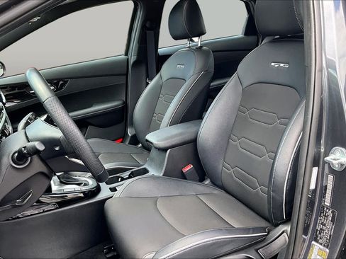 Used 2023 Kia Forte GT-Line w/ GT-Line Premium Package FWD image 8
