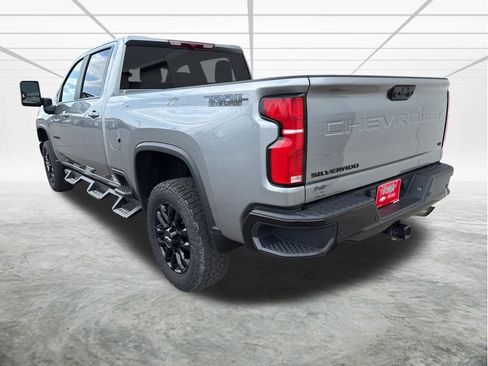 Used 2025 Chevrolet Silverado 3500 LT w/ Trail Boss Package AWD/4WD image 3