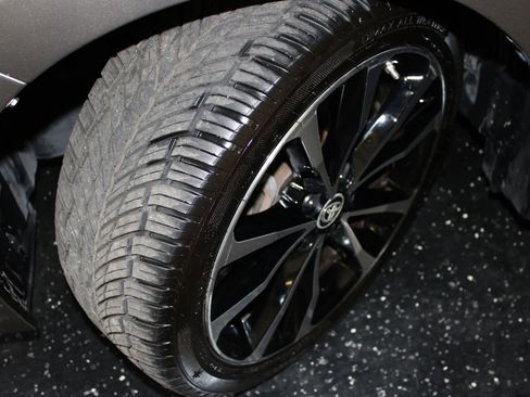 Used 2018 Toyota Corolla SE FWD image 29