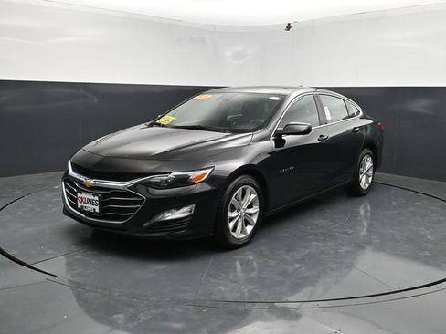 Used 2025 Chevrolet Malibu LT FWD image 3