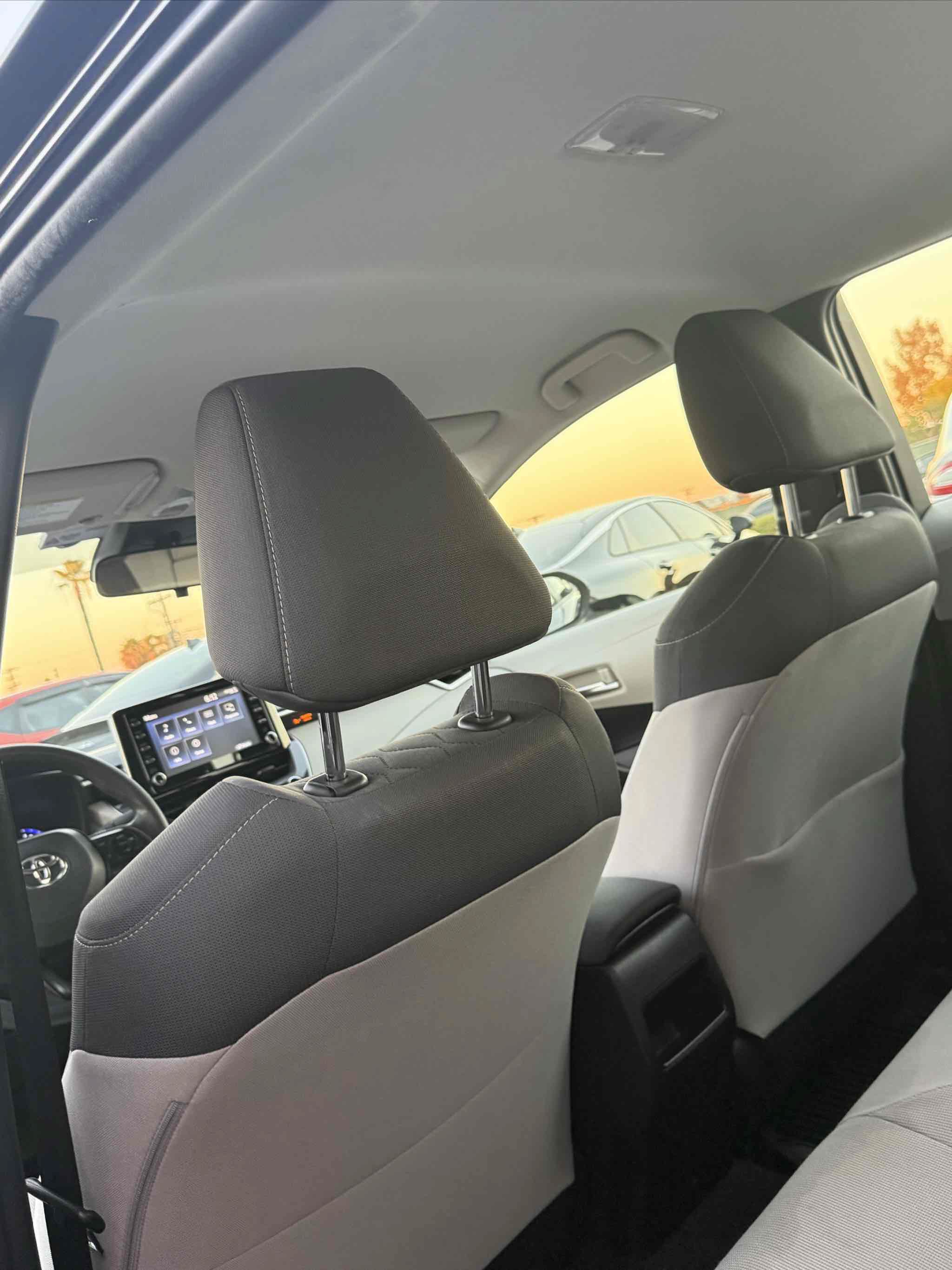 Used 2020 Toyota Corolla LE FWD image 78