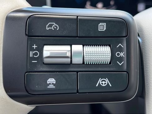 Certified 2025 Hyundai Santa Fe SEL FWD image 19