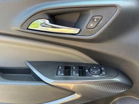 Used 2024 Chevrolet Trax ACTIV w/ Sunroof Package FWD image 14
